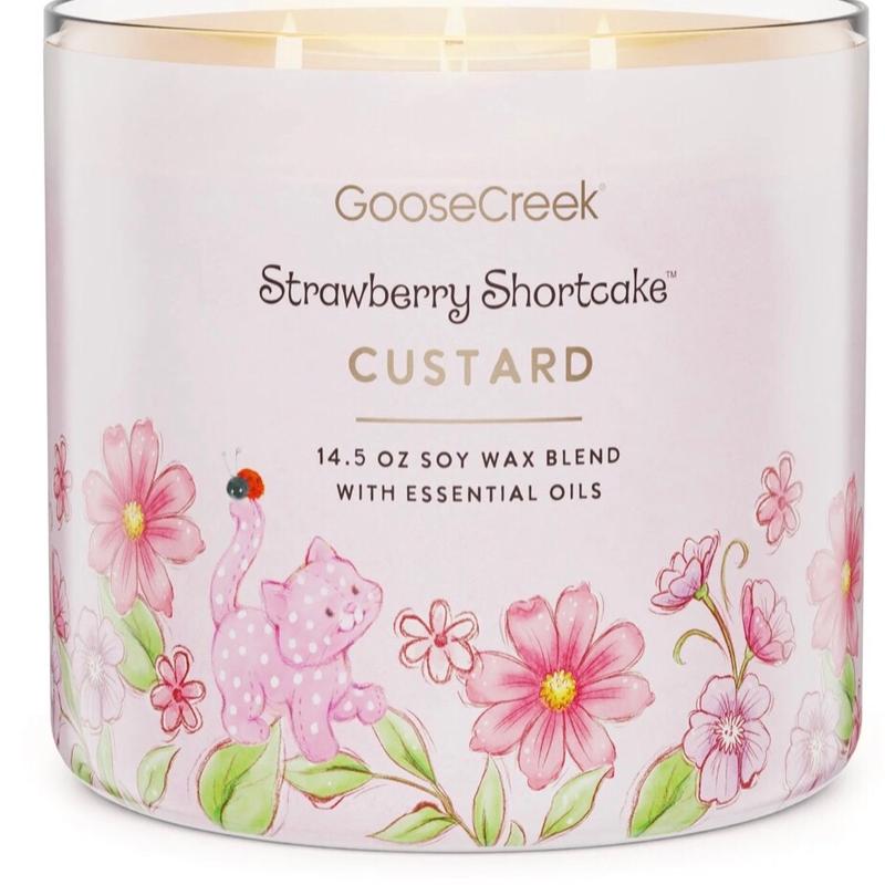 Goose Creek Strawberry Shortcake 3-Wick Candles for Décor and Ornaments Scent