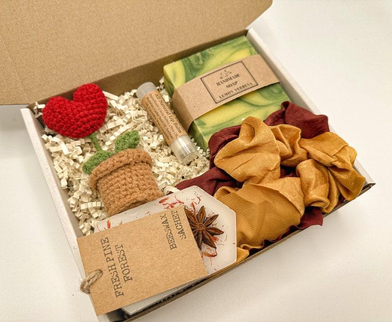 Christmas Self Care Box, Hygge Christmas Gift, Christmas Gift Box, Hygge Gift Box, Christmas Gift Basket, Holidays Gift Set, Women Gift Box