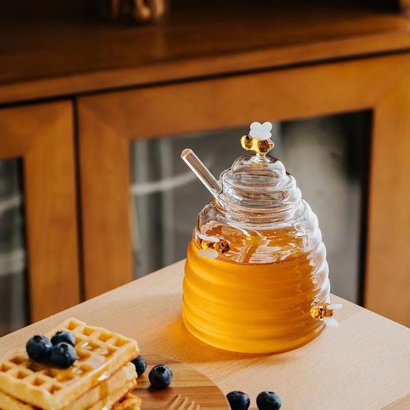 Summer Gift Creative Bee Decor Glass Honey Storage Jar, Kitchen Accessories Clear Glass Jam Storage Jar with Lid & Dipper, Kitchen  Bottles Supplies