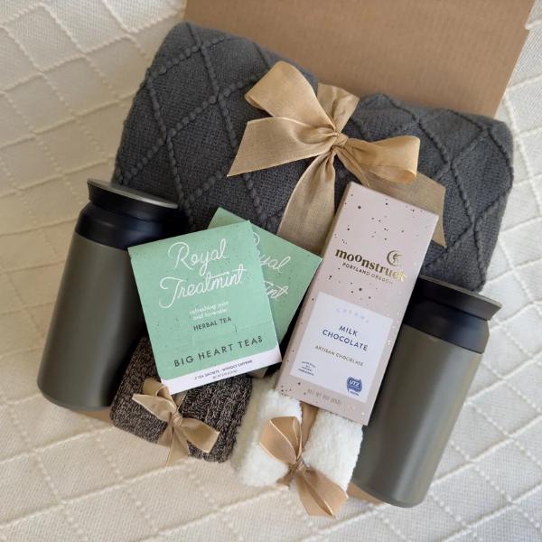 Realtor Gift Box for Closing Buyer | Client Appreciation Gift | New Home Gift Basket | Housewarming Present | Thank You Gift