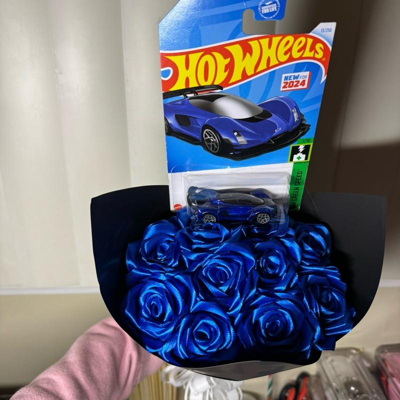 Hot wheel mini rose bouquet