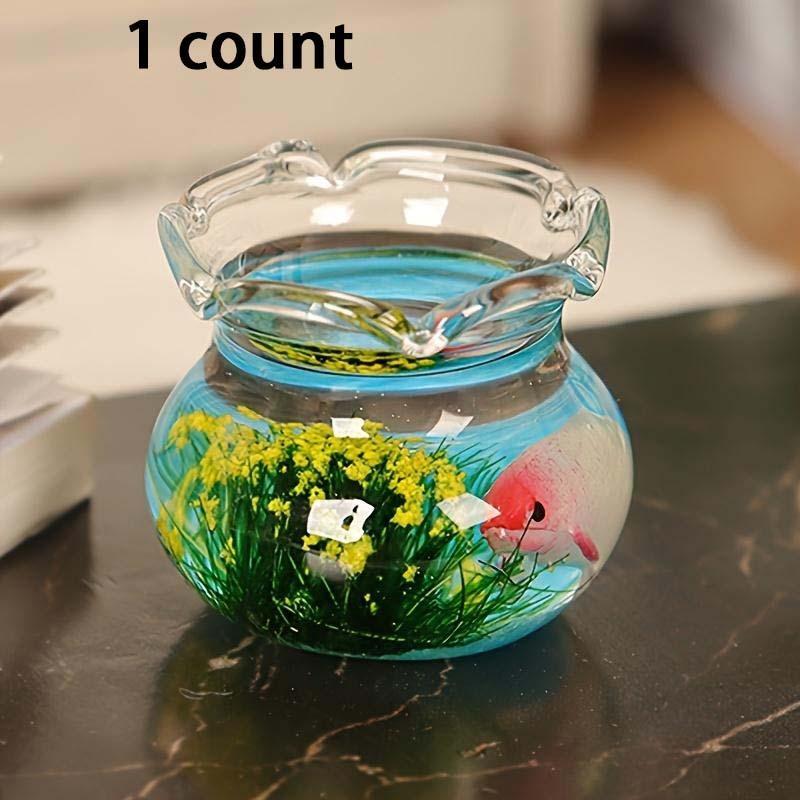 Random Mini Glass Fish Tank, 1 Count Glass Fish Bowl with Artificial Grass & Fish, Home Decor Ornament for Living Room Bedroom Miniature Landscape