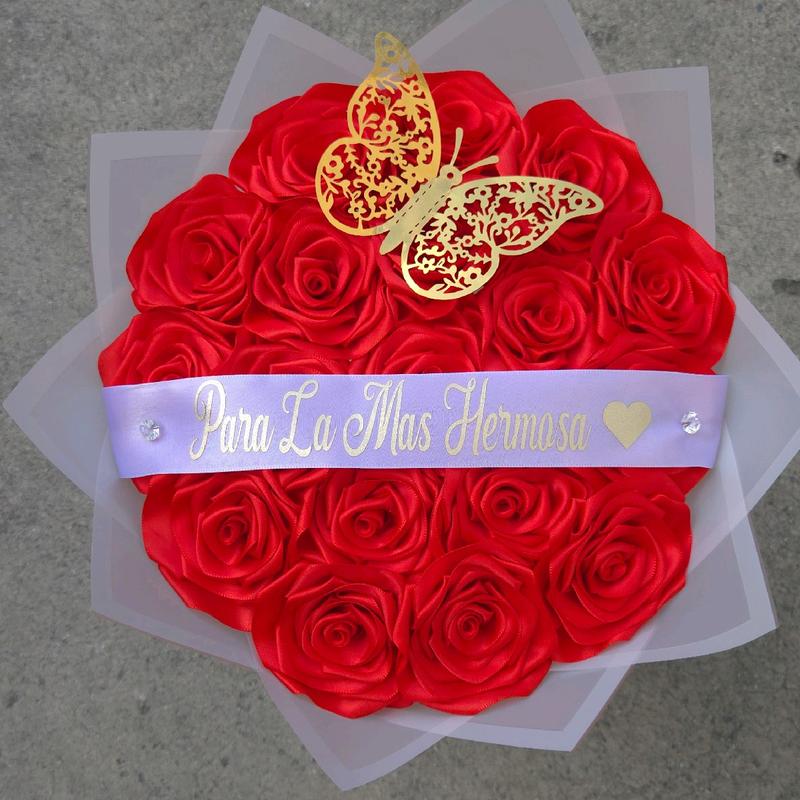 18 Red Eternal Rose Bouquet Para la mas hermosa Roses Rosas Eternas Liston Ribbon Decor Decorative Gift Decoration Bouquet Arrangement- Para la mas hermosa