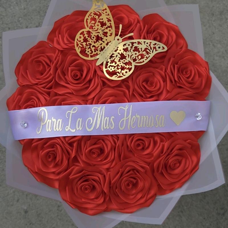 18 Red Eternal Rose Bouquet Para la mas hermosa Roses Rosas Eternas Liston Ribbon Decor Decorative Gift Decoration Bouquet Arrangement- Para la mas hermosa