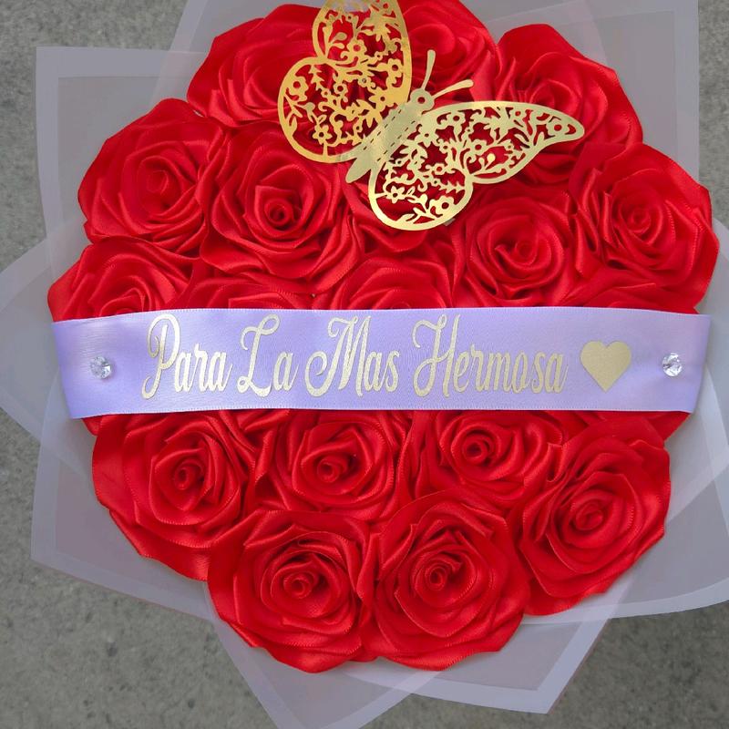 18 Red Eternal Rose Bouquet Para la mas hermosa Roses Rosas Eternas Liston Ribbon Decor Decorative Gift Decoration Bouquet Arrangement- Para la mas hermosa