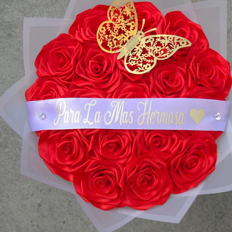 18 Red Eternal Rose Bouquet Para la mas hermosa Roses Rosas Eternas Liston Ribbon Decor Decorative Gift Decoration Bouquet Arrangement- Para la mas hermosa