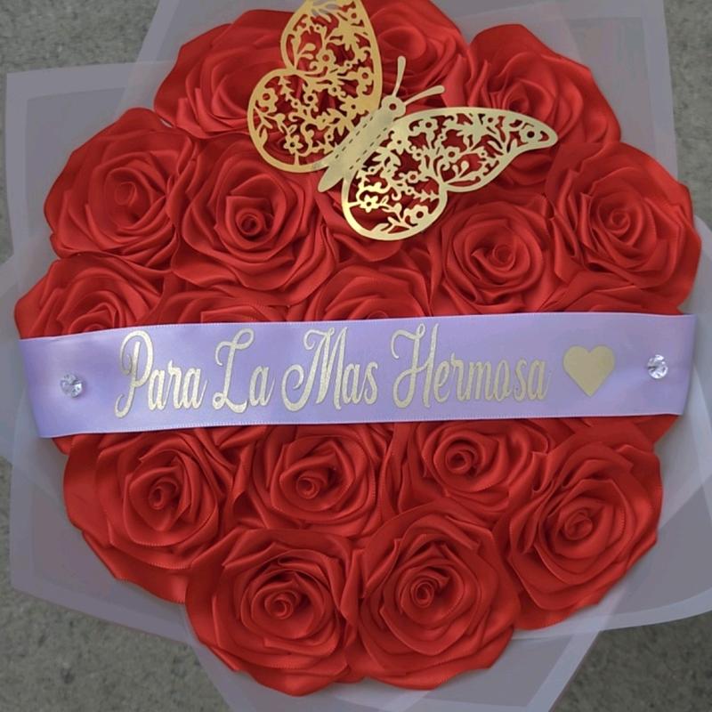 18 Red Eternal Rose Bouquet Para la mas hermosa Roses Rosas Eternas Liston Ribbon Decor Decorative Gift Decoration Bouquet Arrangement- Para la mas hermosa