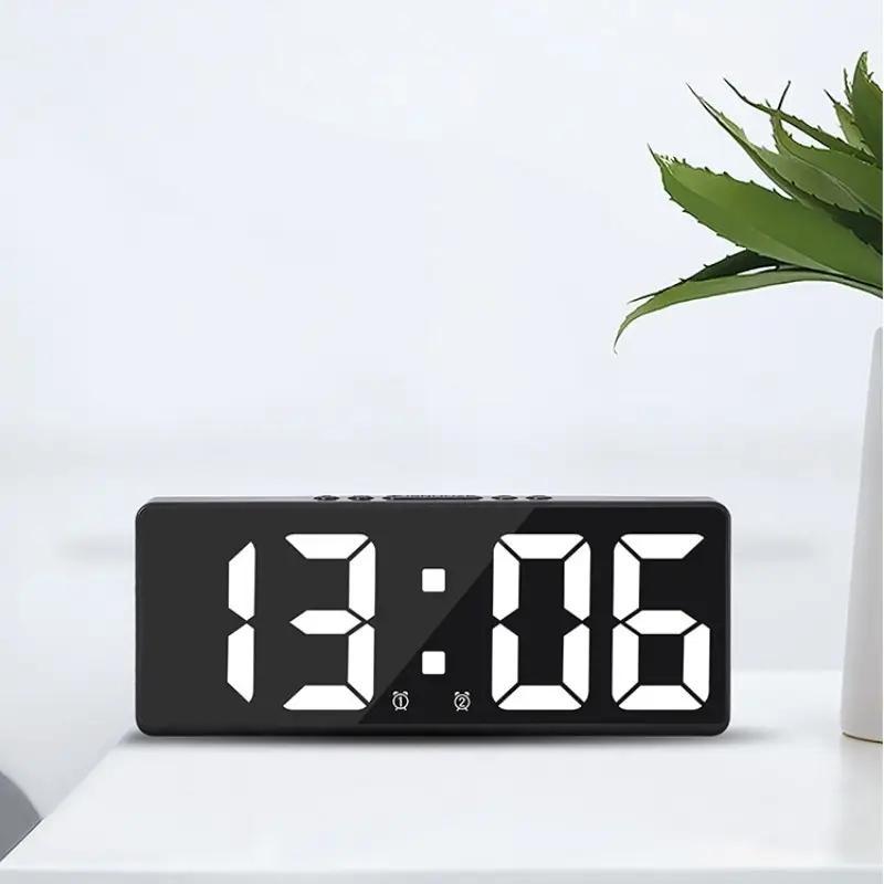 Smart LED Clock, 1 Count Battery Powered Voice Control Desk Clock, Bedside Silent Digital Alarm Clock for Home Dormitory School Dormitory Office(without Battery)